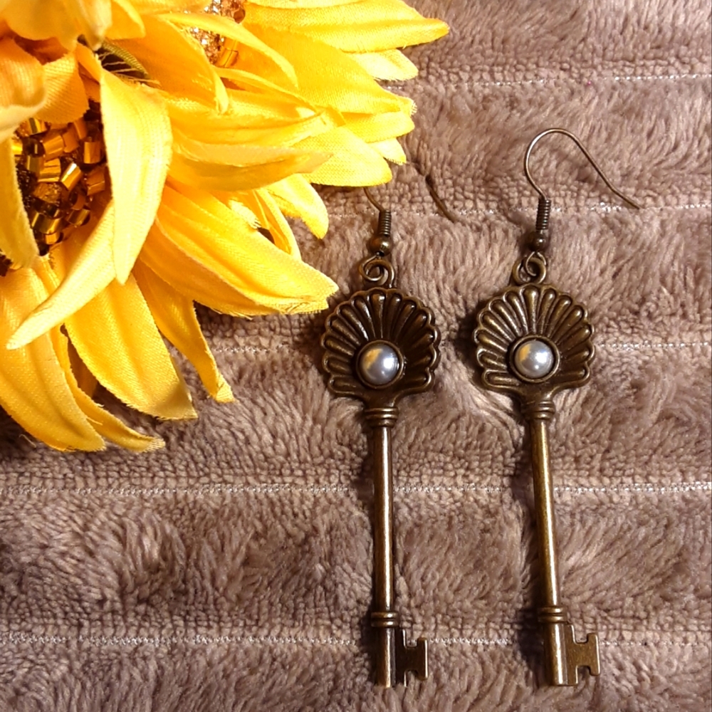 Handmade Oyster Shell Key Earrings Bronze With Pearl Bead - Picture 1 of 3